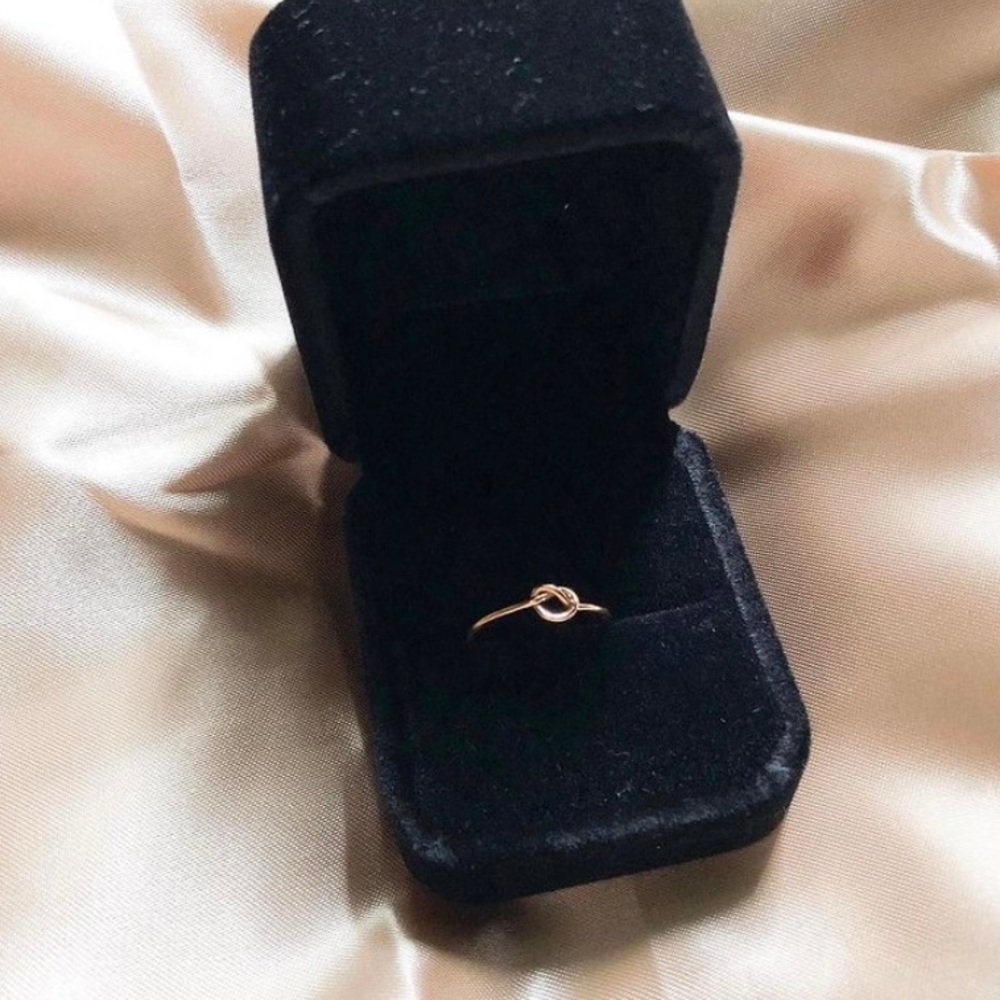 Knot Ring
